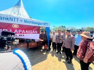 Polri Perkuat Penanganan Gempa NTT, Kapolri Tinjau Lokasi Terdampak dan Serahkan Bantuan